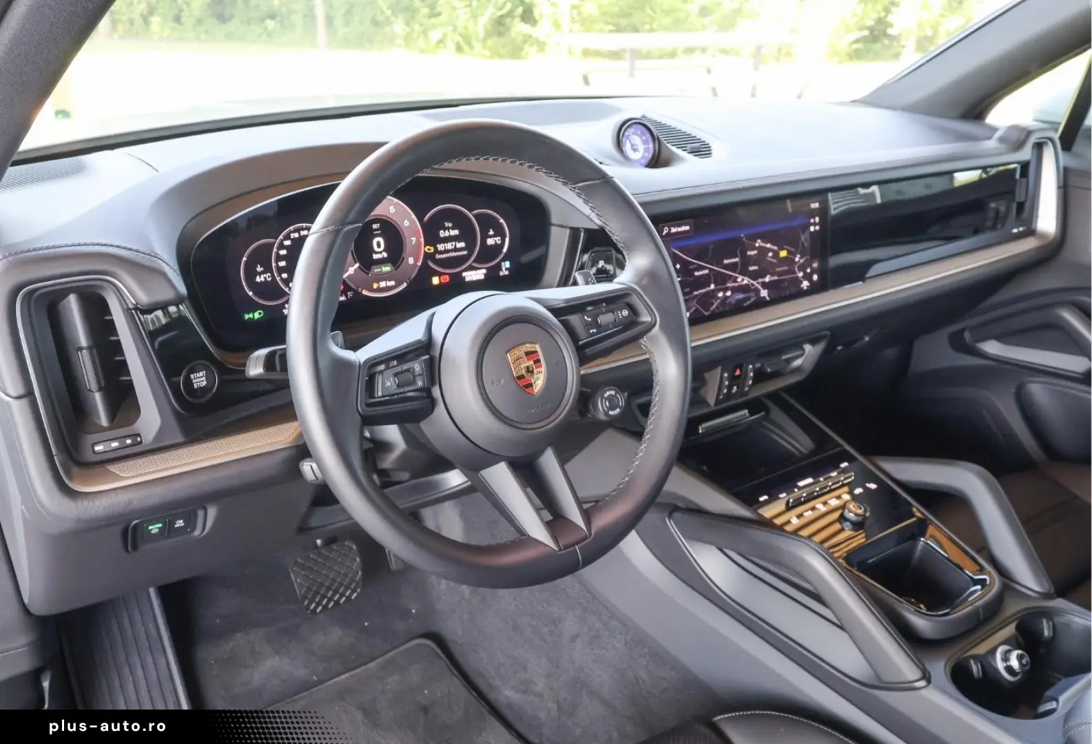 Porsche Cayenne E-Hybrid  Panorama