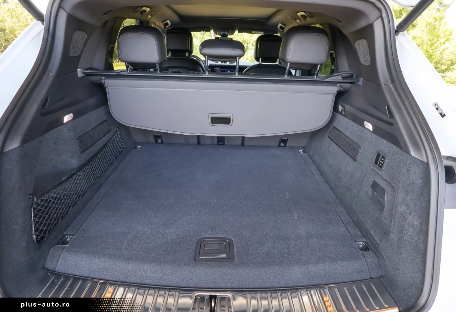 Porsche Cayenne E-Hybrid  Panorama