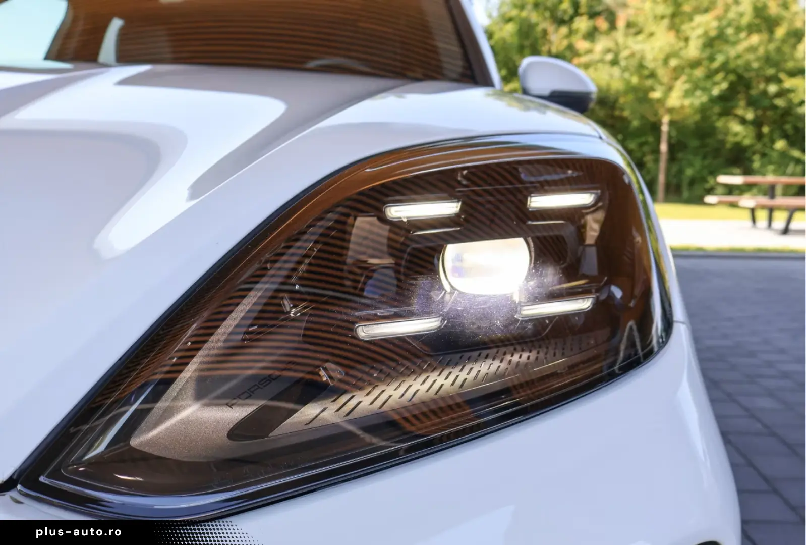 Porsche Cayenne E-Hybrid  Panorama