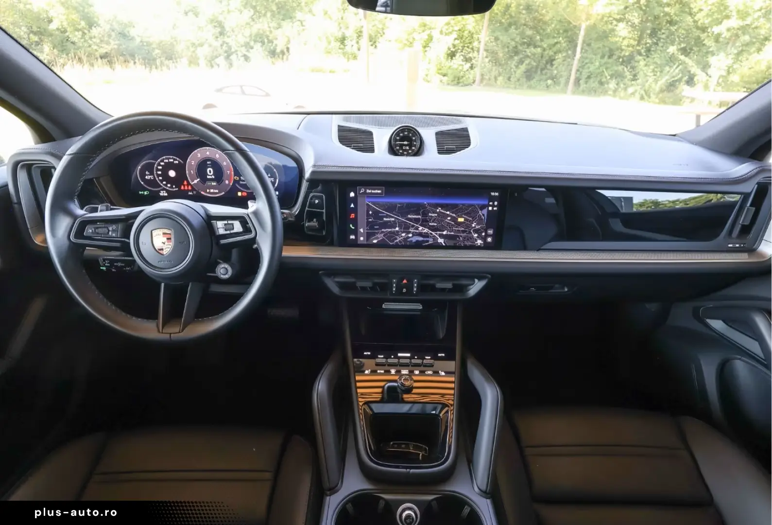 Porsche Cayenne E-Hybrid  Panorama