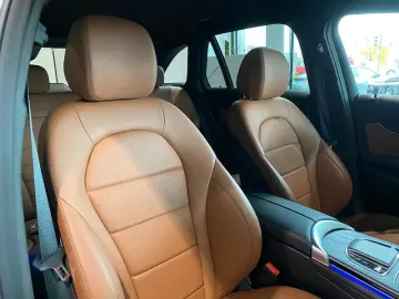 MERCEDES-BENZ GLC 300de AMG