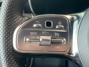 MERCEDES-BENZ GLC 300de AMG