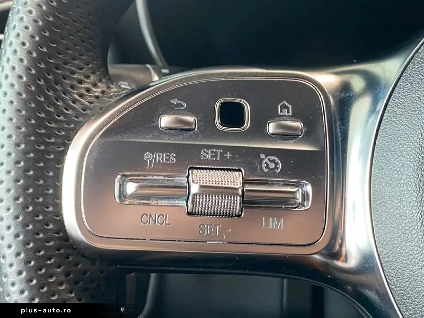 MERCEDES-BENZ GLC 300de AMG