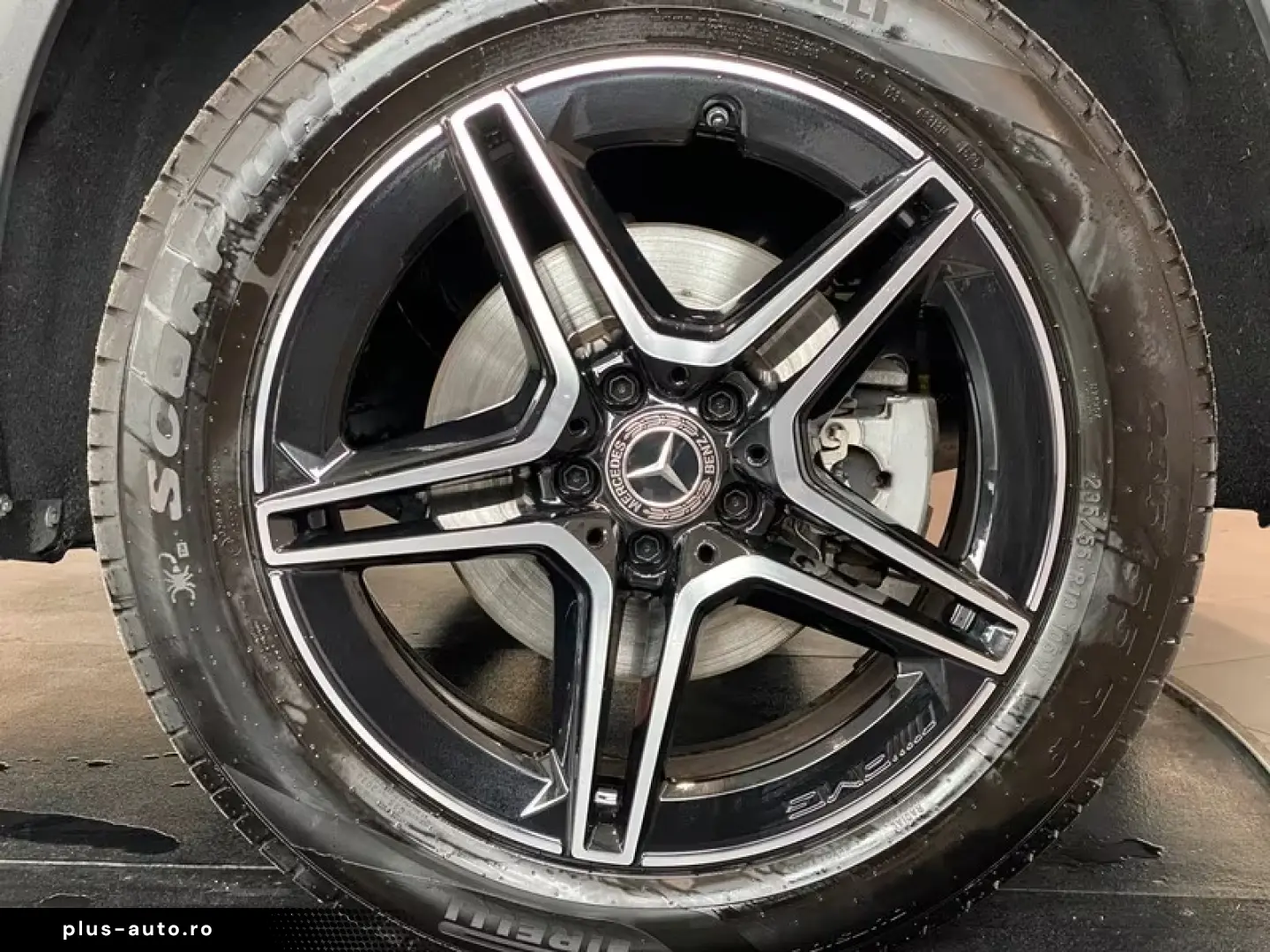 MERCEDES-BENZ GLC 300de AMG