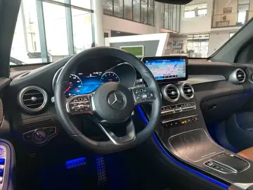 MERCEDES-BENZ GLC 300de AMG