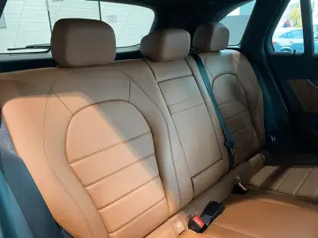 MERCEDES-BENZ GLC 300de AMG