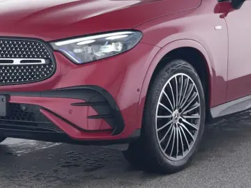 MERCEDES-BENZ GLC 300 e 4M AMG