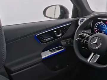 MERCEDES-BENZ GLC 300 e 4M AMG