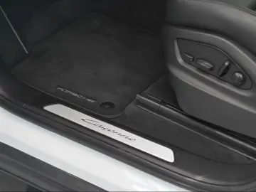 Porsche Cayenne E-Hybrid LUFT PANO HEADUP