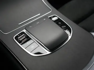 MERCEDES-BENZ GLC 300 e 4Matic