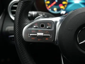 MERCEDES-BENZ GLC 300 e 4Matic