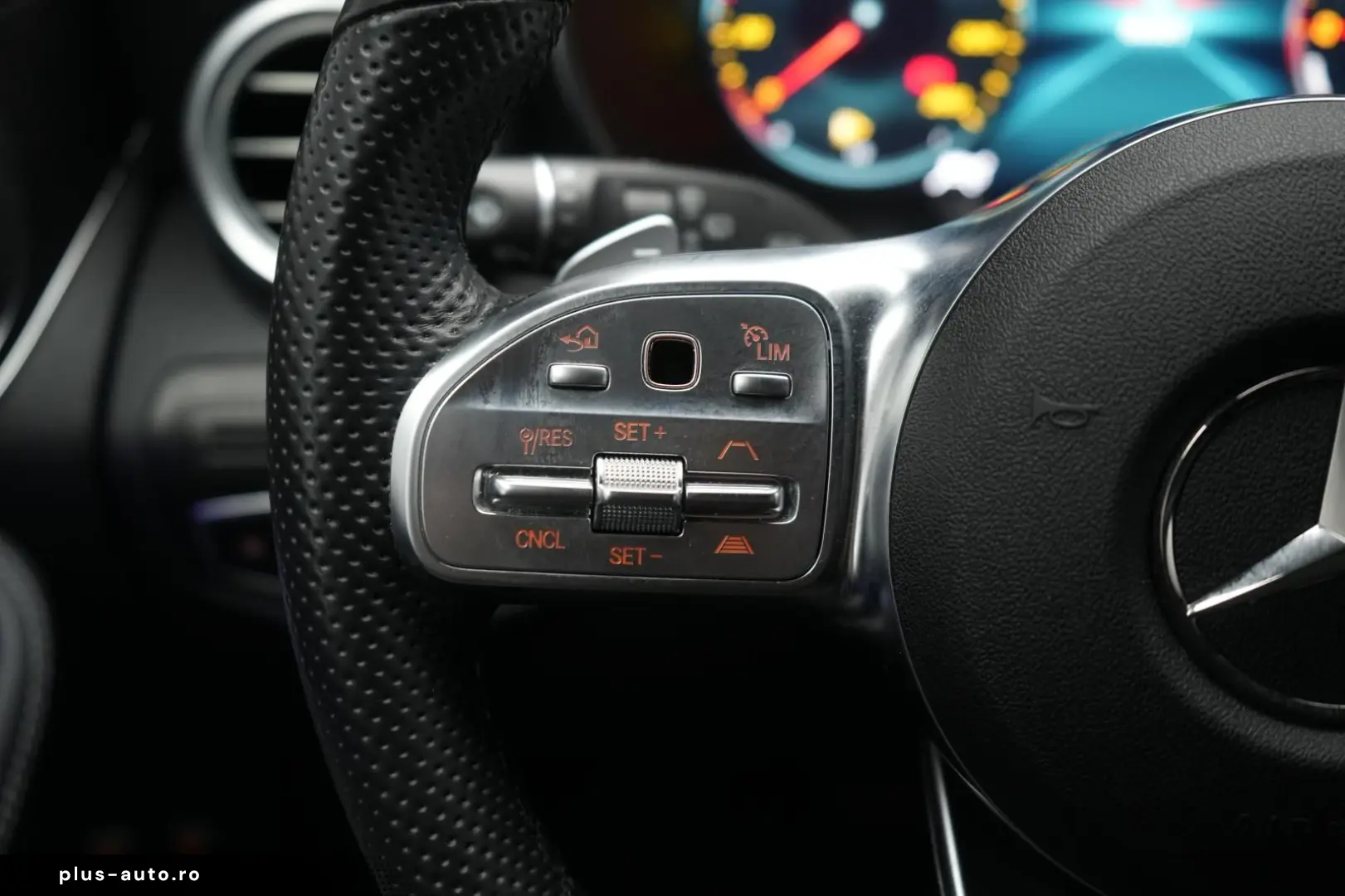 MERCEDES-BENZ GLC 300 e 4Matic