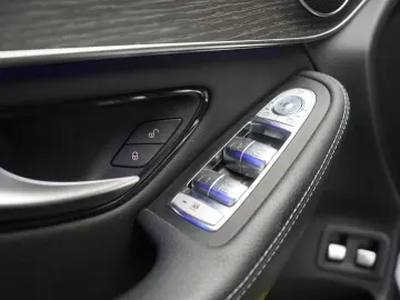 MERCEDES-BENZ GLC 300 e 4Matic