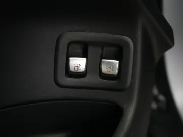 MERCEDES-BENZ GLC 300 e 4Matic