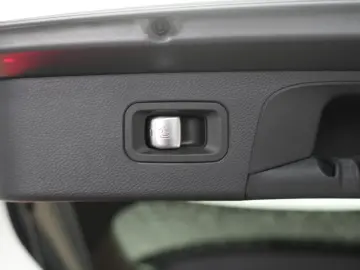 MERCEDES-BENZ GLC 300 e 4Matic