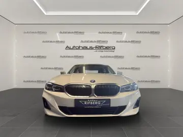 BMW 320 e LIMOUSINE AHK LIVE COCKPIT PLUS