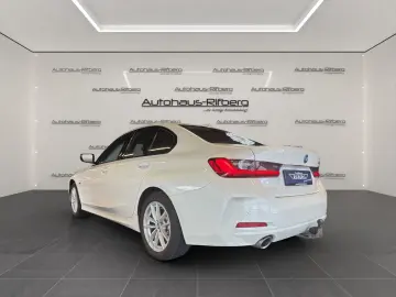 BMW 320 e LIMOUSINE AHK LIVE COCKPIT PLUS