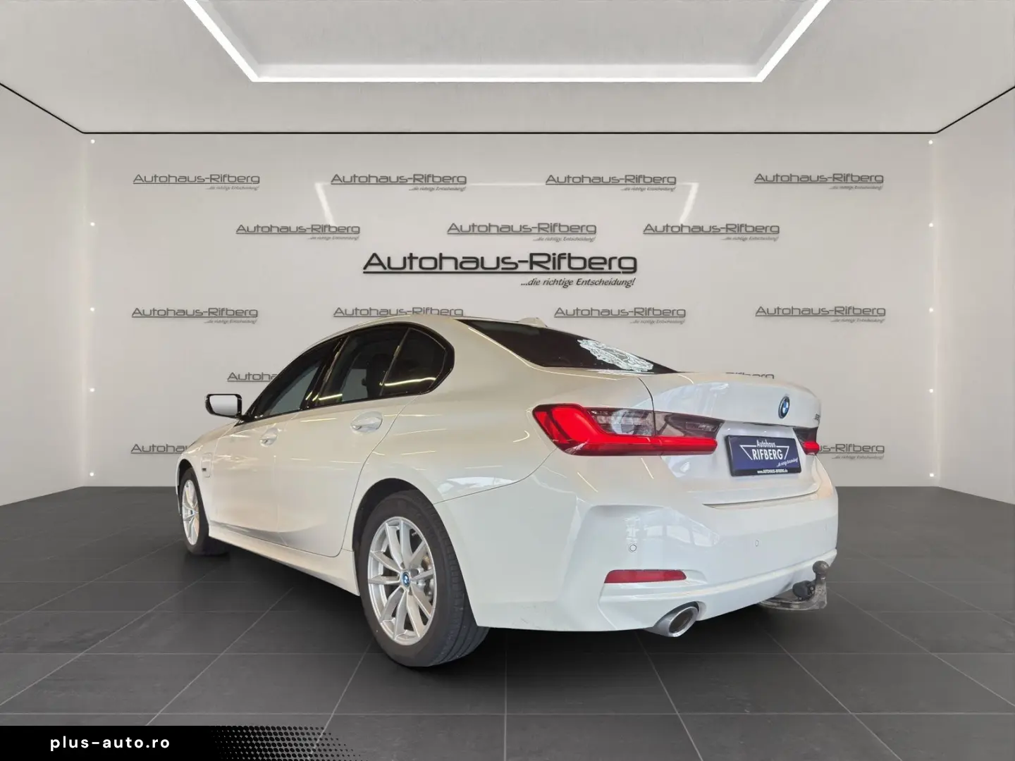 BMW 320 e LIMOUSINE AHK LIVE COCKPIT PLUS