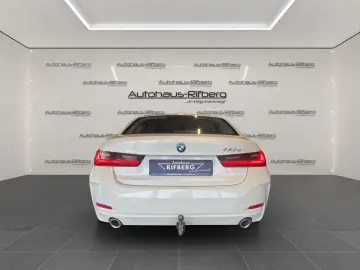 BMW 320 e LIMOUSINE AHK LIVE COCKPIT PLUS