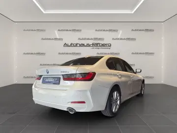 BMW 320 e LIMOUSINE AHK LIVE COCKPIT PLUS