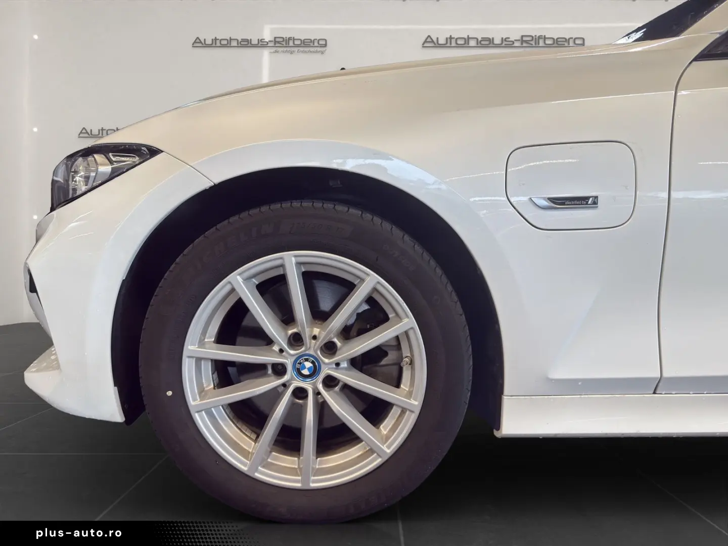 BMW 320 e LIMOUSINE AHK LIVE COCKPIT PLUS