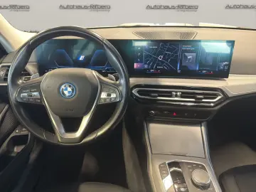BMW 320 e LIMOUSINE AHK LIVE COCKPIT PLUS