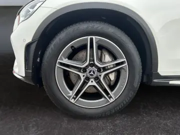 MERCEDES-BENZ GLC 200 4Matic 9G-TRONIC AMG Line