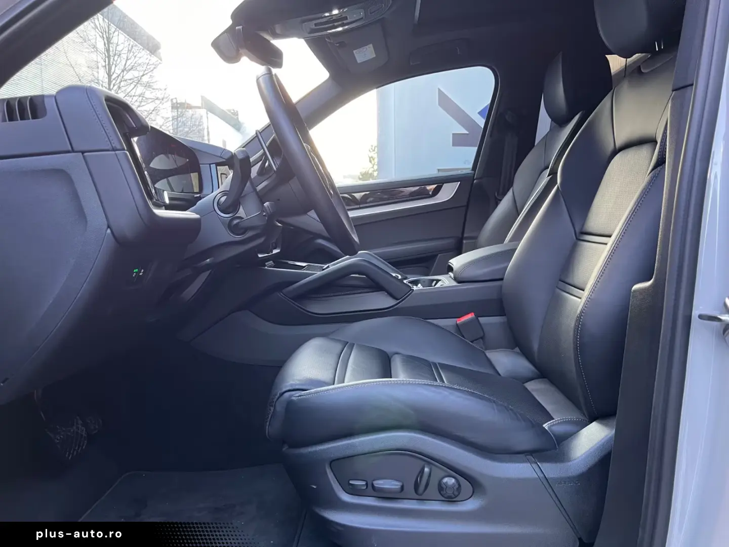 Porsche Cayenne E-Hyb Kreide · Inno · AHK