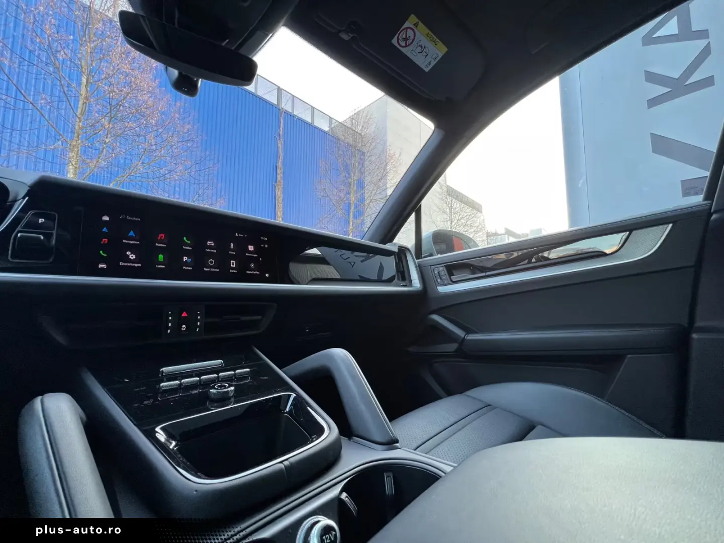 Porsche Cayenne E-Hyb Kreide · Inno · AHK