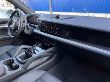 Porsche Cayenne E-Hyb Kreide · Inno · AHK