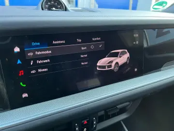 Porsche Cayenne E-Hyb Kreide · Inno · AHK