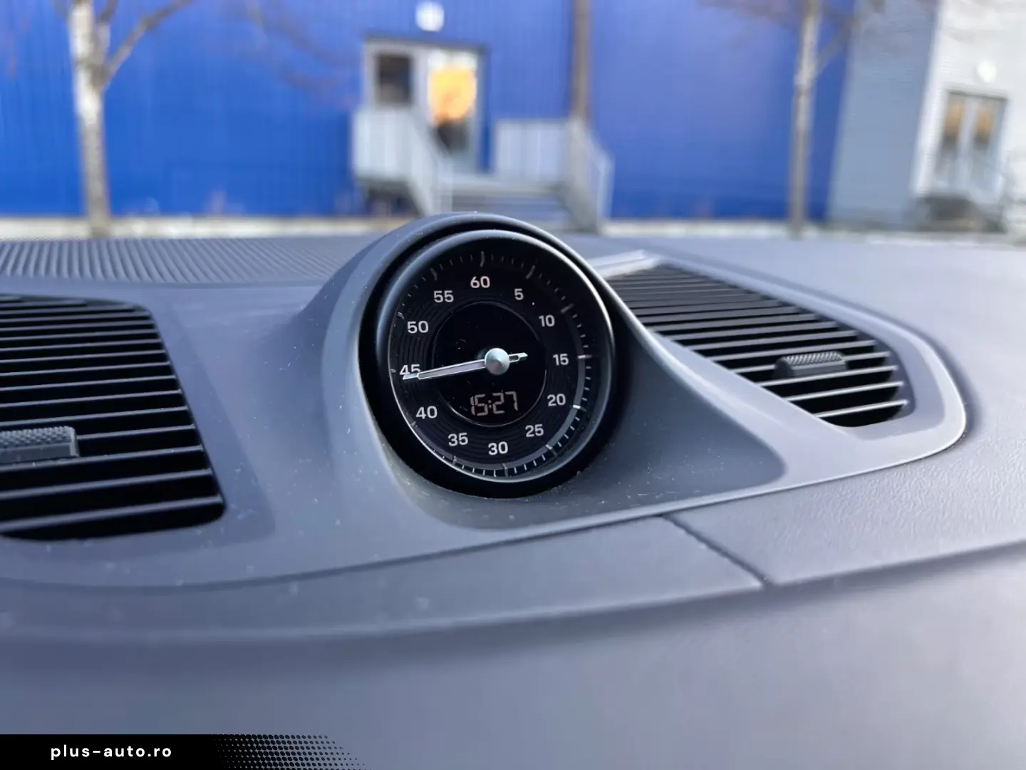 Porsche Cayenne E-Hyb Kreide · Inno · AHK