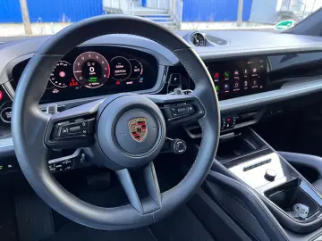 Porsche Cayenne E-Hyb Kreide · Inno · AHK