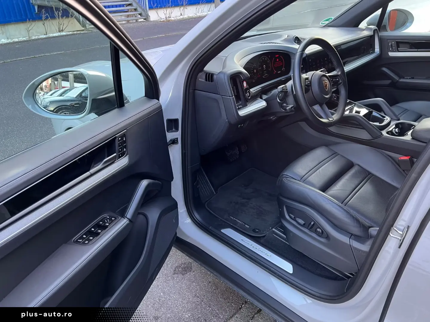 Porsche Cayenne E-Hyb Kreide · Inno · AHK