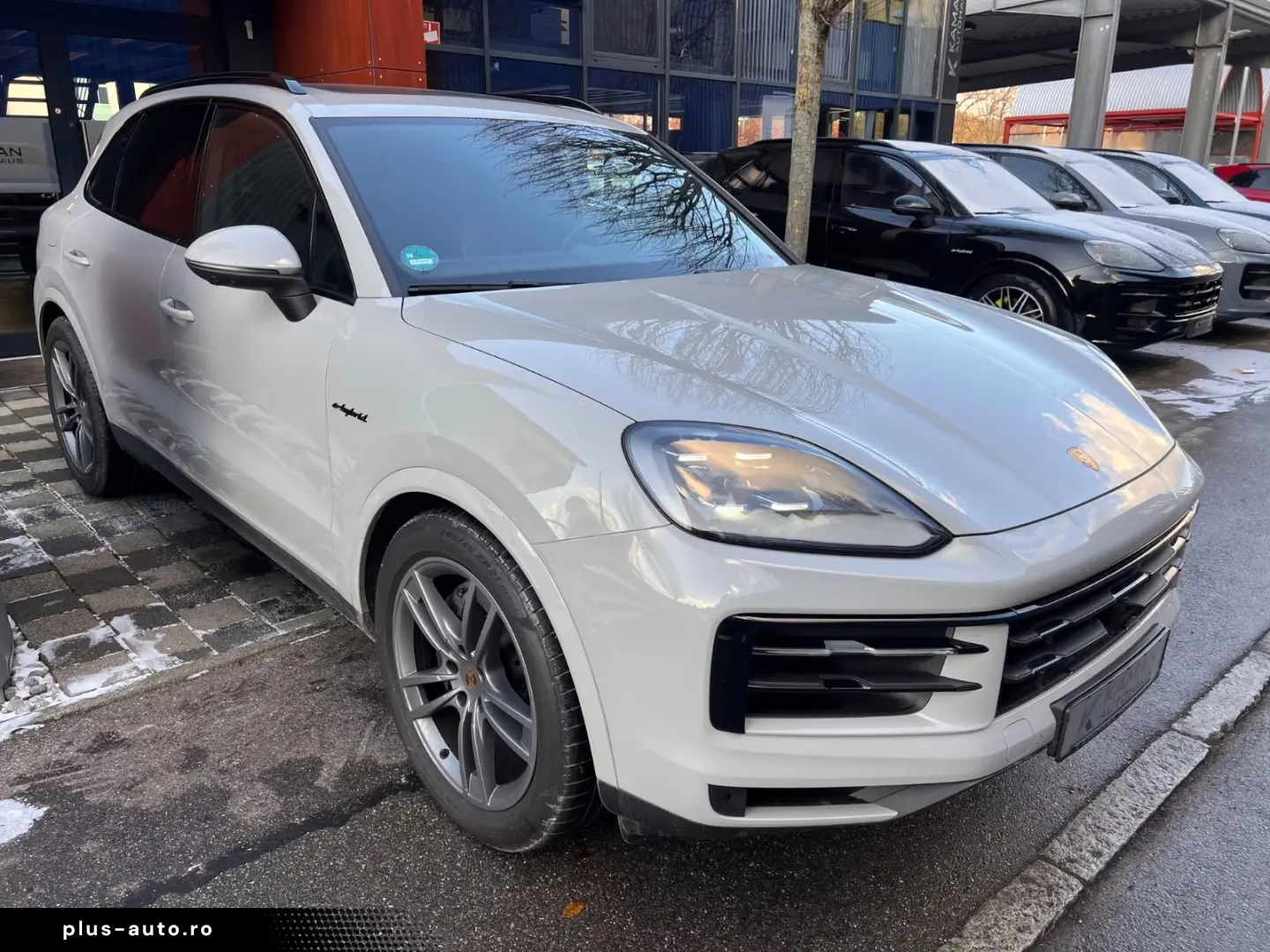 Porsche Cayenne E-Hyb Kreide · Inno · AHK