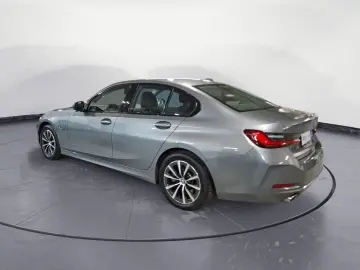 BMW 320e Limousine  Navi Sportsitze LED PDC SHZ