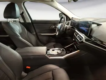 BMW 320e Limousine  Navi Sportsitze LED PDC SHZ