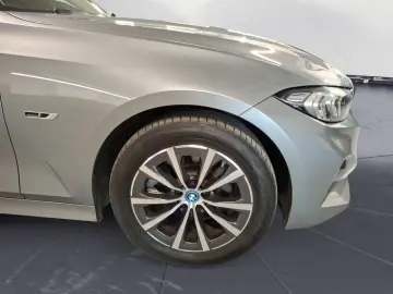 BMW 320e Limousine  Navi Sportsitze LED PDC SHZ