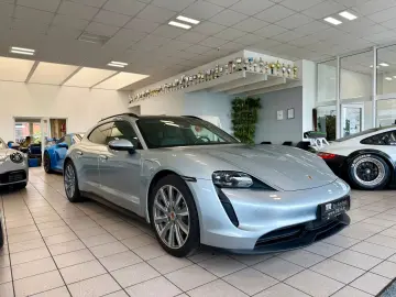 PORSCHE Taycan Sport Turismo Performance Luftferderung