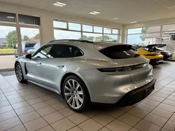 PORSCHE Taycan Sport Turismo Performance Luftferderung
