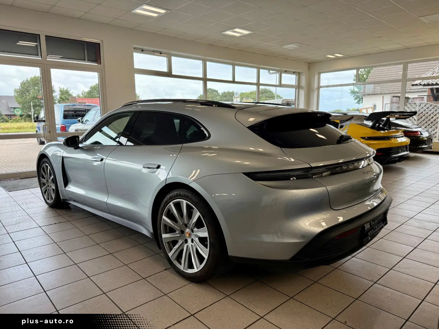 PORSCHE Taycan Sport Turismo Performance Luftferderung