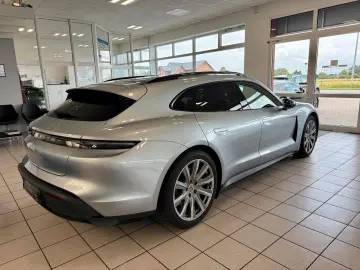 PORSCHE Taycan Sport Turismo Performance Luftferderung