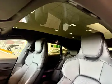 PORSCHE Taycan Sport Turismo Performance Luftferderung