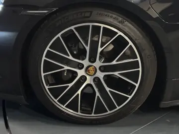 PORSCHE Taycan Sport Turismo 20Zoll PANORAMA Wärmepumpe