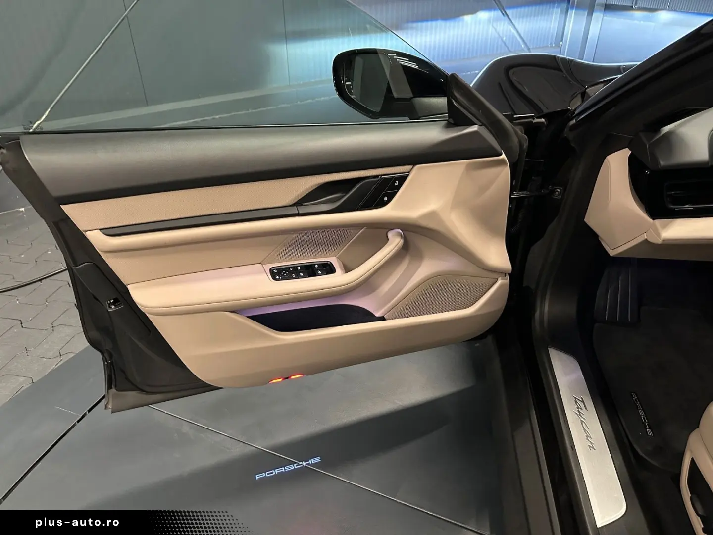 PORSCHE Taycan Sport Turismo 20Zoll PANORAMA Wärmepumpe