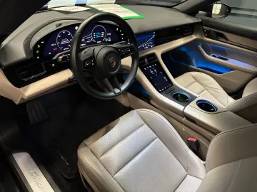 PORSCHE Taycan Sport Turismo 20Zoll PANORAMA Wärmepumpe