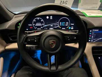 PORSCHE Taycan Sport Turismo 20Zoll PANORAMA Wärmepumpe