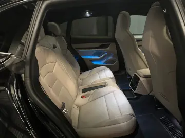 PORSCHE Taycan Sport Turismo 20Zoll PANORAMA Wärmepumpe