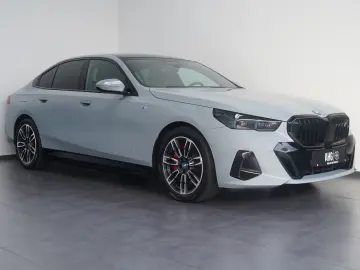 BMW i5 40 eDrive M Sport Pro Paket PANORAMA AHK