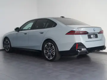 BMW i5 40 eDrive M Sport Pro Paket PANORAMA AHK